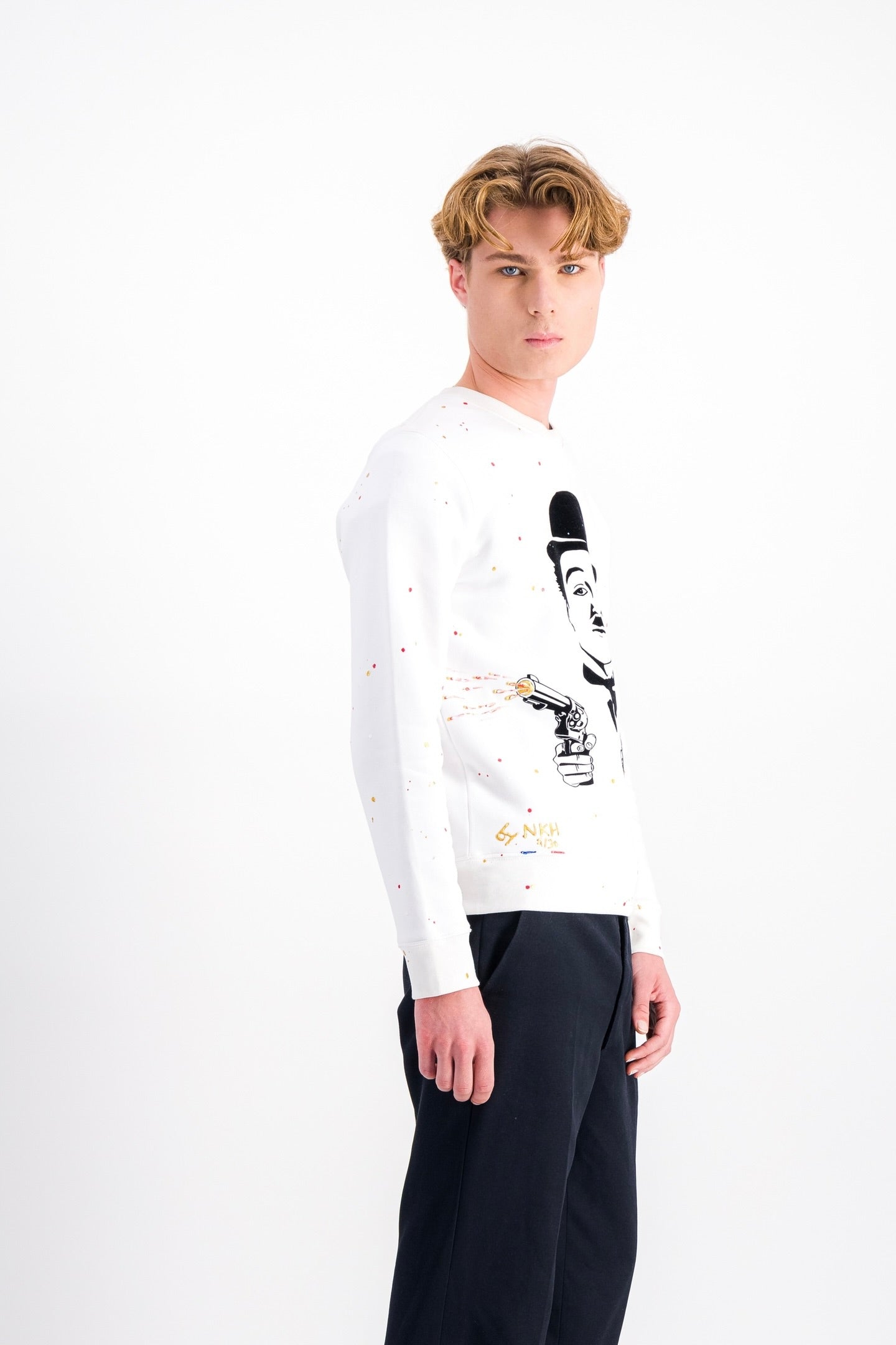 Pull blanc col rond - Angry Chaplin