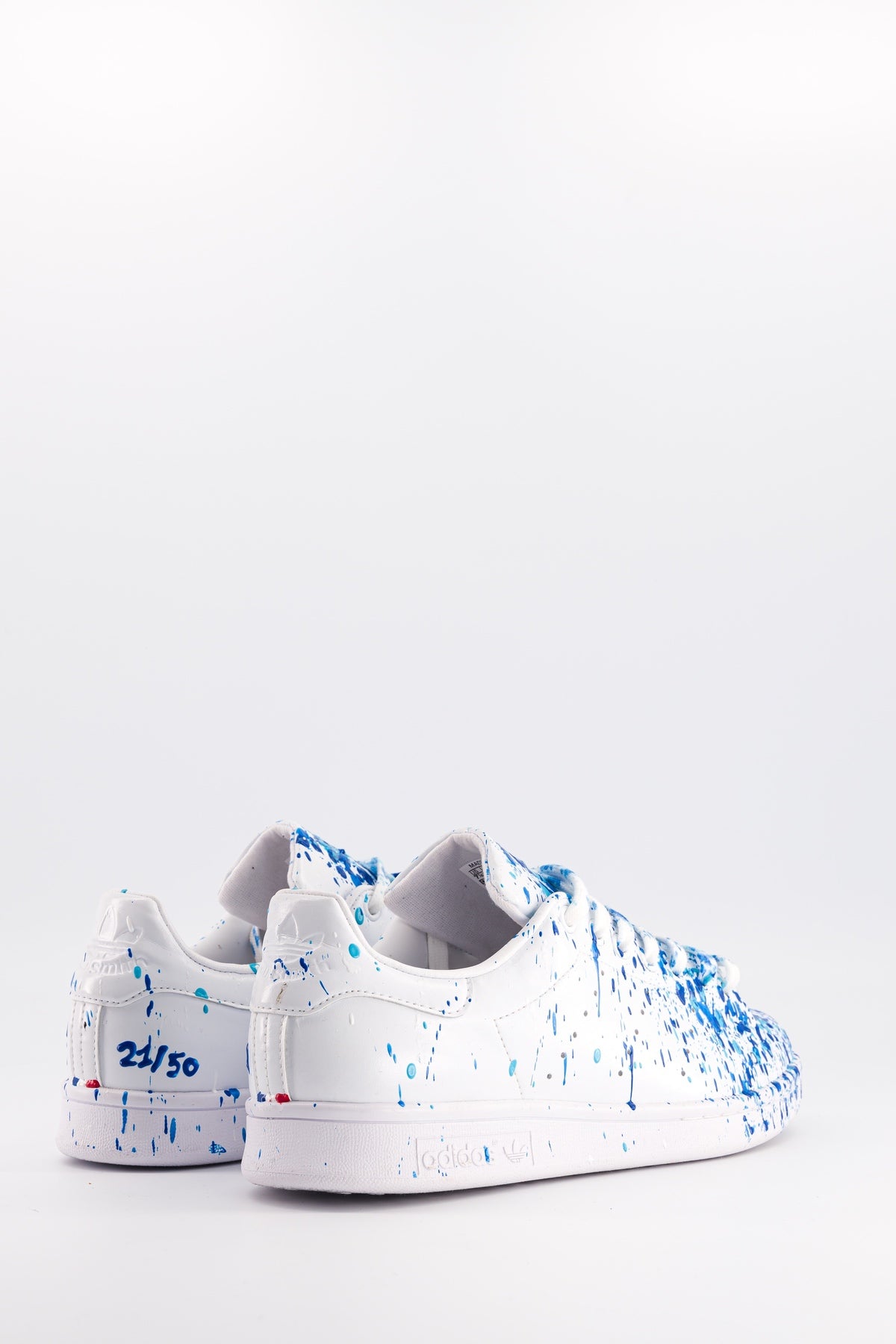 Sneakers blanches - Fifty shades of blue