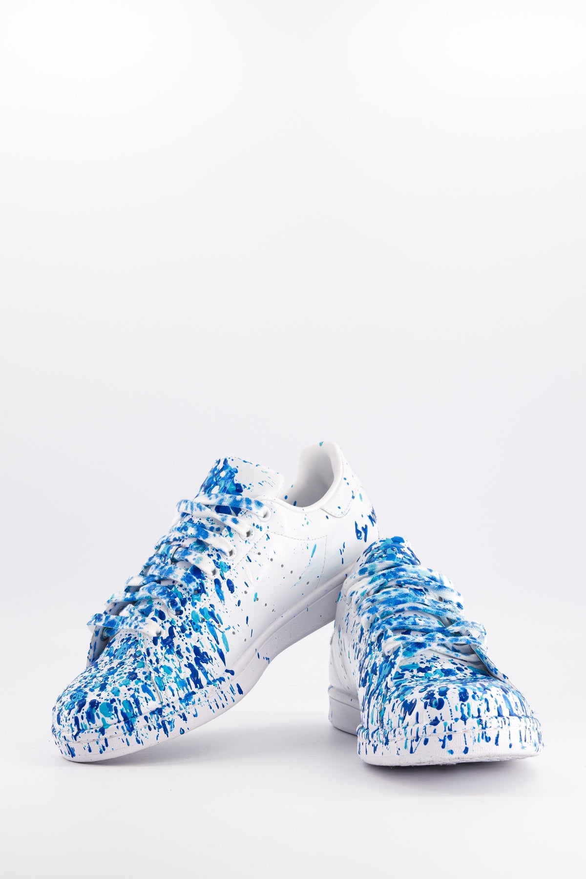 Sneakers blanches - Fifty shades of blue