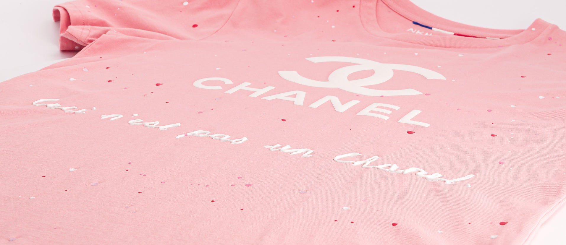 Tee-shirt rose foncé - Ceci n'est pas un Chanel
